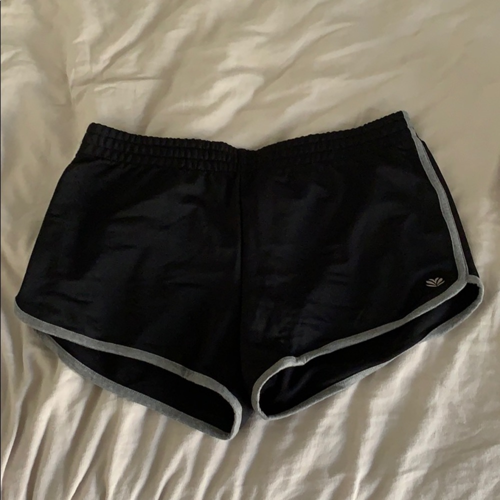 Black workout shorts size Large - Forever 21